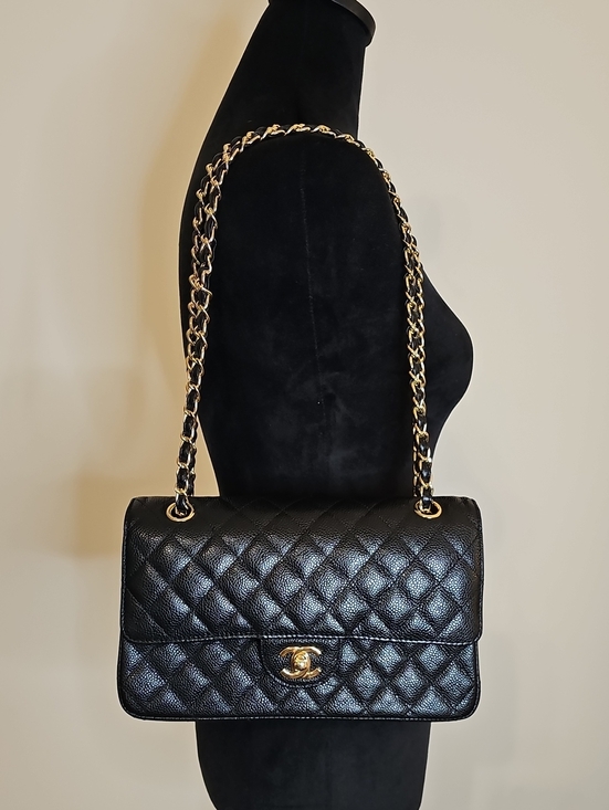 Designer Luxury Handbags - Black Quilted Shoulder Classic Flap Bag with Gold Chain Strap